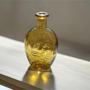 Vintage,American Eagle Decanter ,Lady Liberty 8 3/4''Golden Yellow, Bicentennial